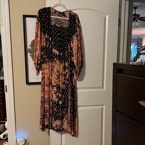 Angie Women's Black and Brown Cape